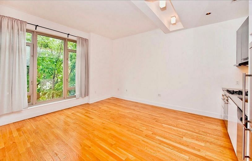 315 Gates Avenue #2D