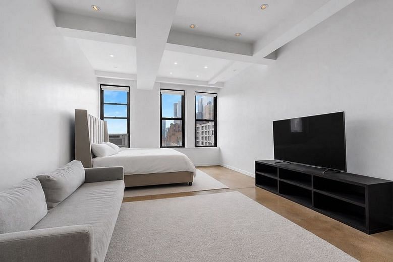 315 Seventh Avenue #17C