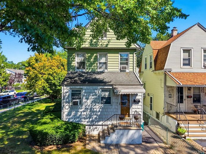 315 Sickles Avenue