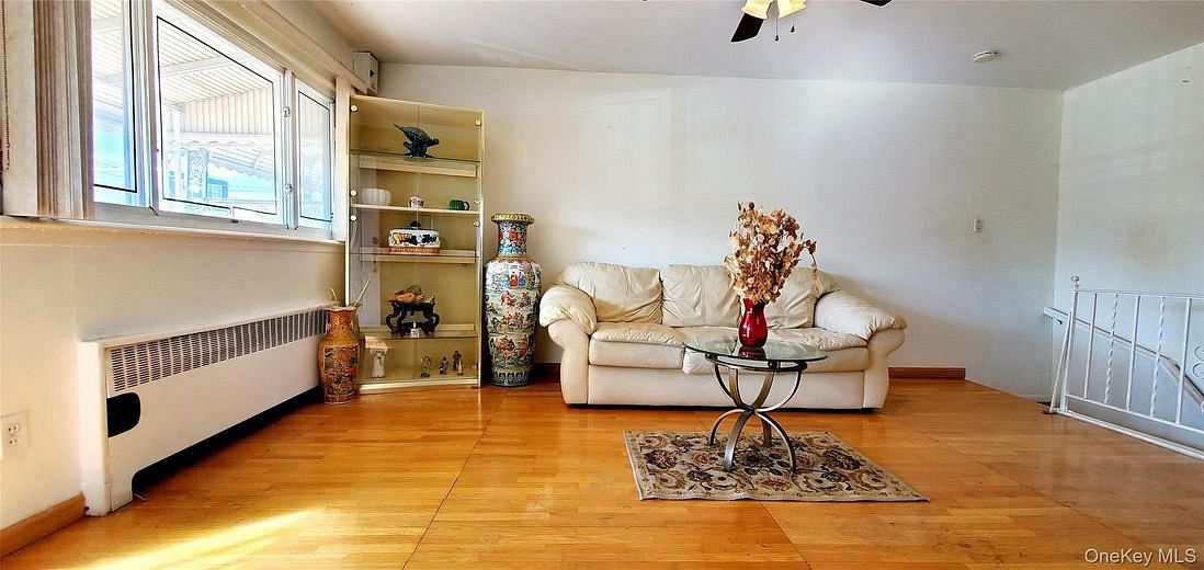 318 Beach 42nd Street