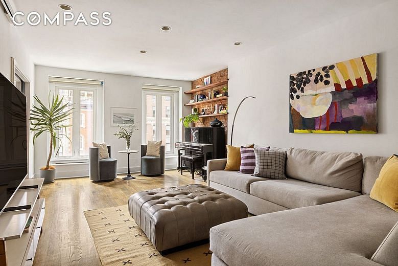 318 Second Avenue #4