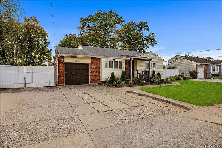 318 W 16th Street