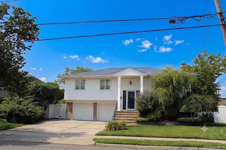 3186 Ocean Harbor Drive