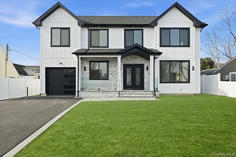 319 Blacksmith Road W