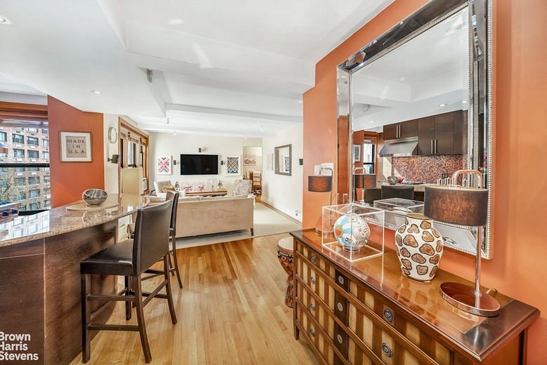 319 East 50th Street #9E