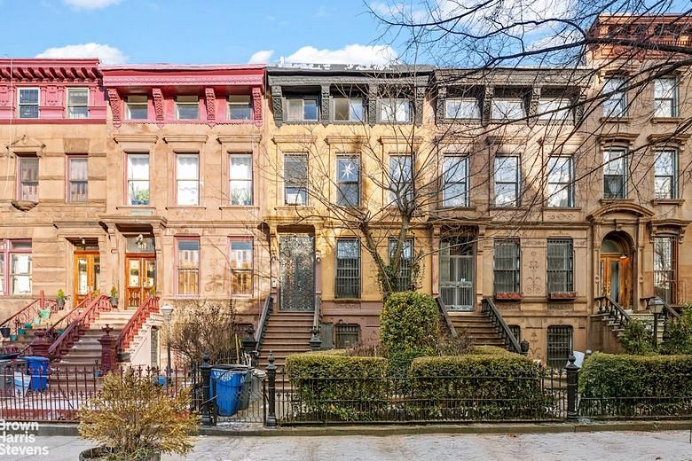 319 Macdonough Street