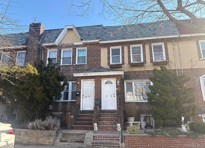 32-12 Baywater Court