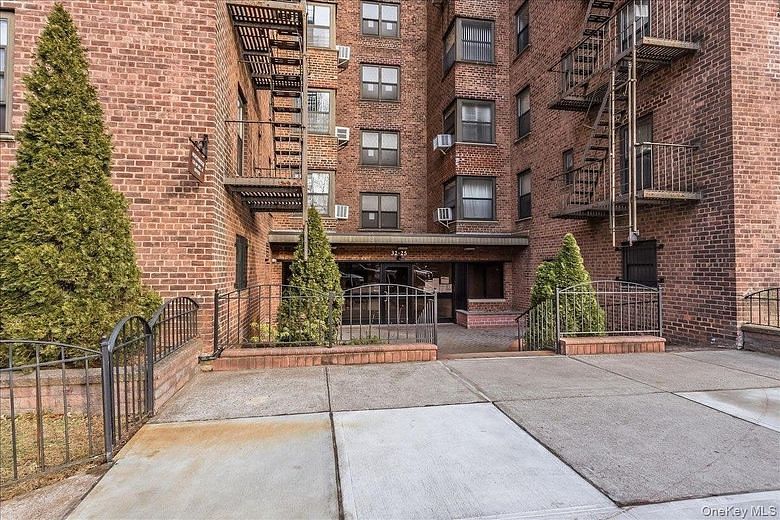 32-25 90th Street #411