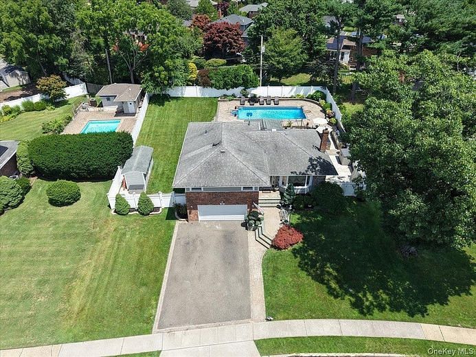 32 Lark Drive