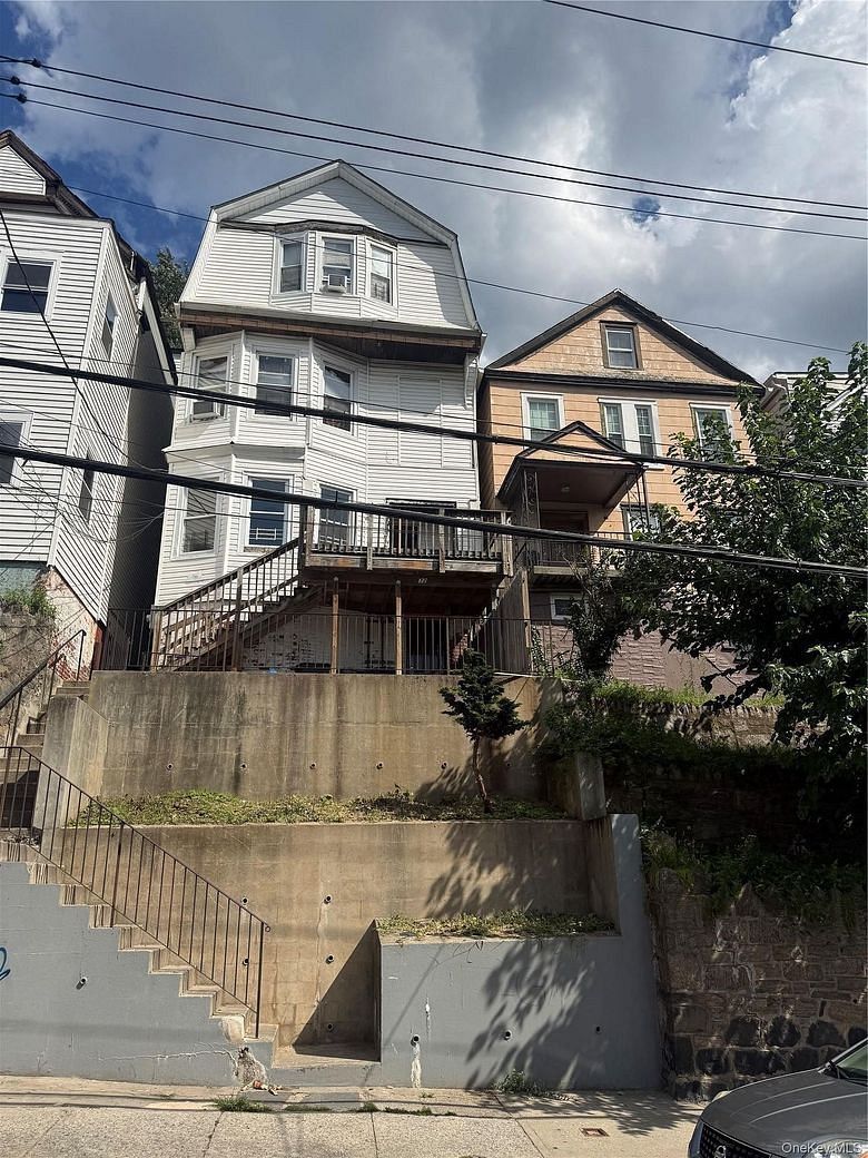 32 Linden Street