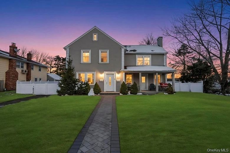 32 Longfellow Avenue