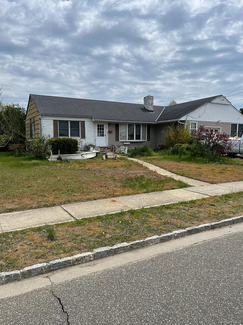 32 Nearwater Avenue