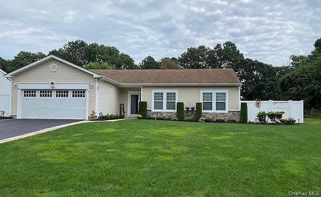 32 Pondview Circle