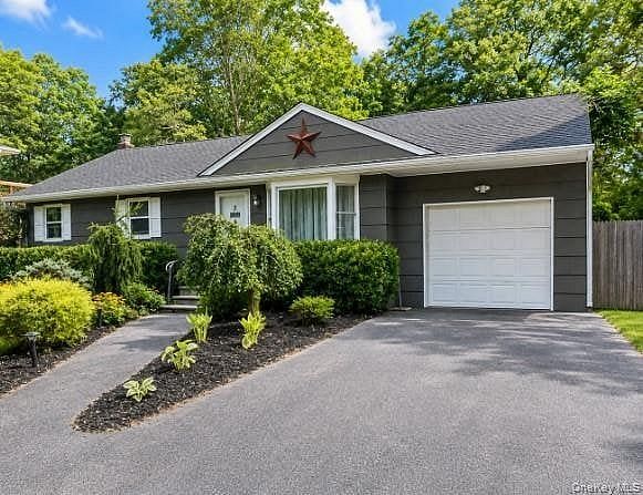 32 Robinson Avenue