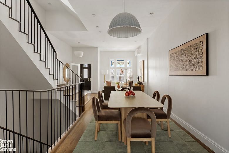 32 West 119th Street