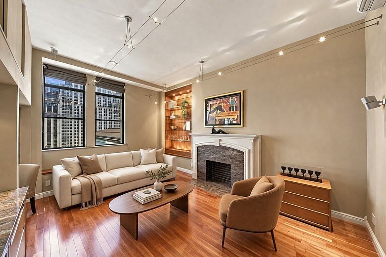 32 West 40th Street #10E
