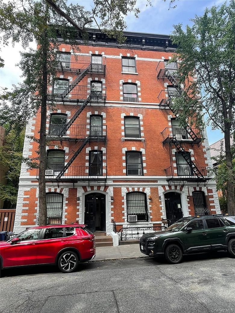 32 willow Place #4R & 5R