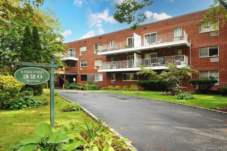 320 E Shore Road Rd #4C