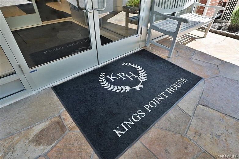 320 E Shore Road Rd #4C