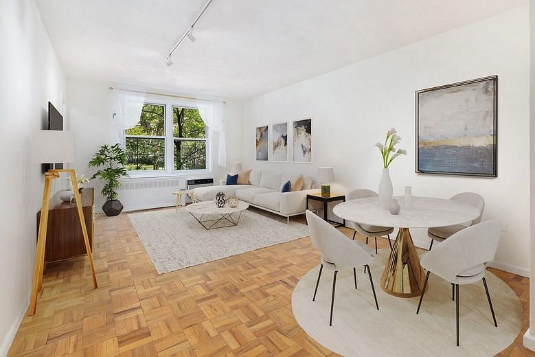 320 East 35th Street #2D