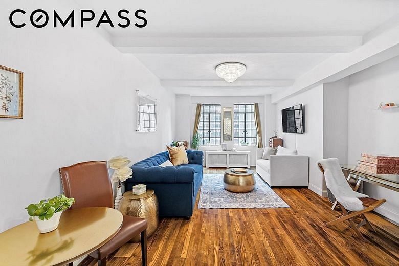 320 East 42nd Street #707