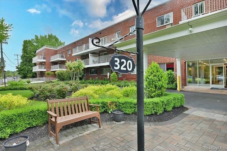 320 East Shore Road #15A