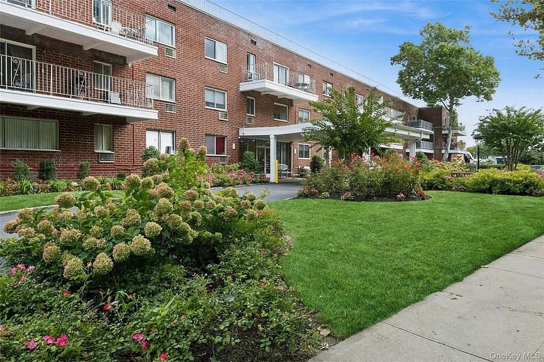320 East Shore Road #30B