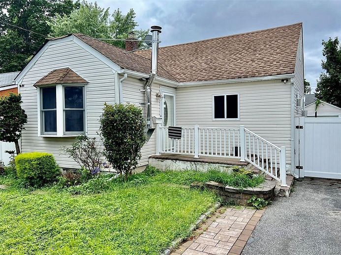 320 Maplegrove Avenue