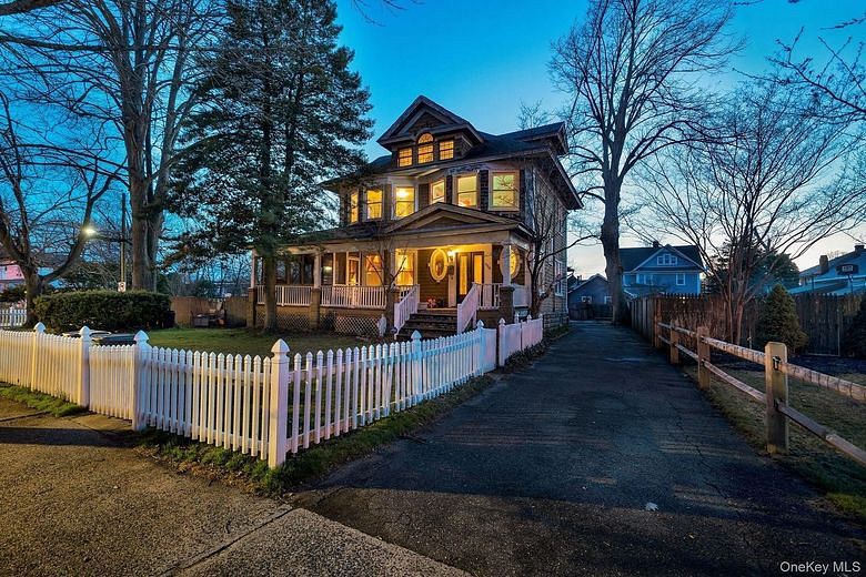 320 S Bayview Avenue