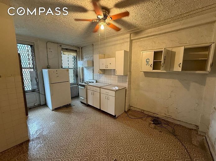 320 West 47th Street #4W