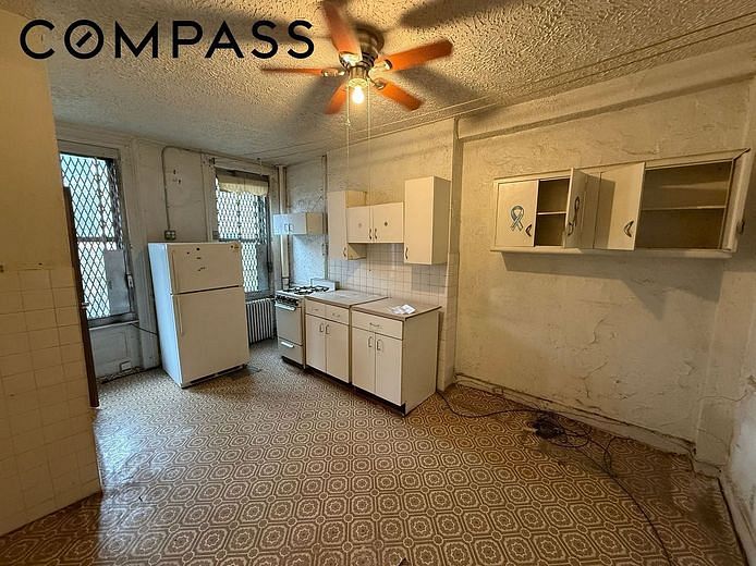 320 West 47th Street #4W