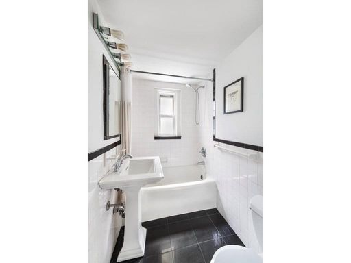 Image 1 of 8 for 321 East 43rd Street #404 in Manhattan, New York, NY, 10017