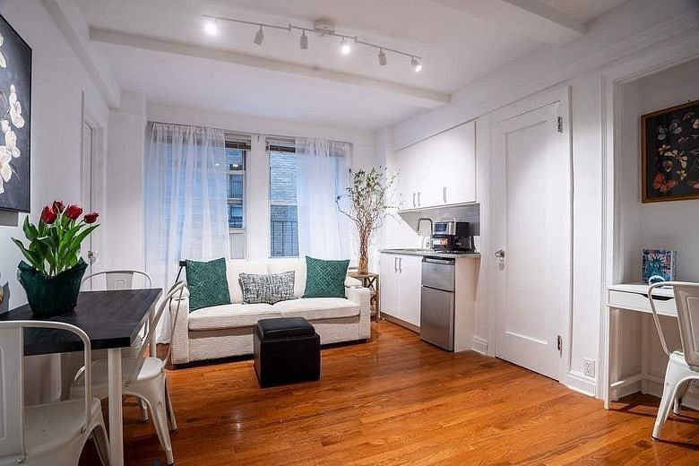 321 East 43rd Street #507