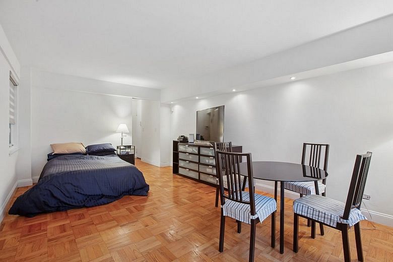321 East 45th Street #11H
