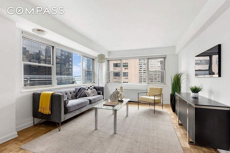 321 East 48th Street #14B
