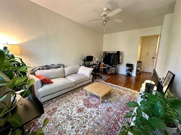 321 East 89th Street #4G