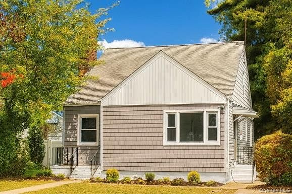 Image 1 of 9 for 321 Oakford Street in Long Island, Hempstead, NY, 11552