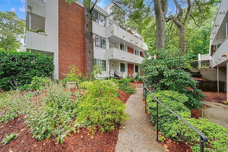 321 Tallwood Drive