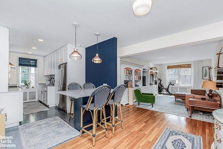 3210 Arlington Avenue #2J