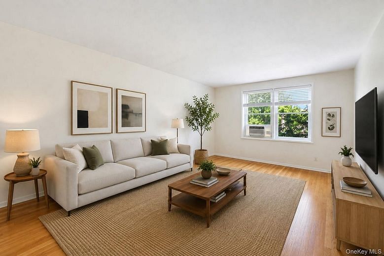 3210 Arlington Avenue #4G