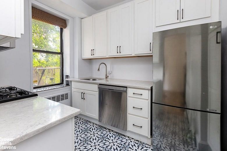 3215 Arlington Avenue #1G