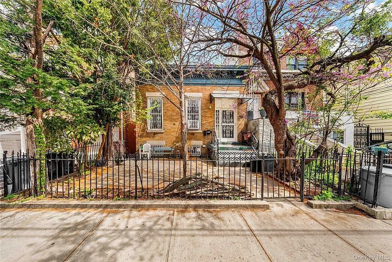 3217 46th Street