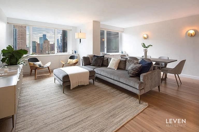 322 West 57th Street #33P2