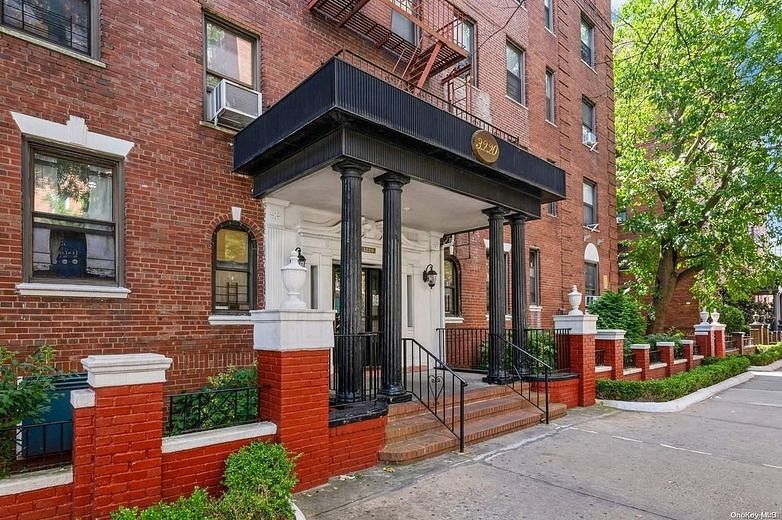 3220 Avenue H #4L
