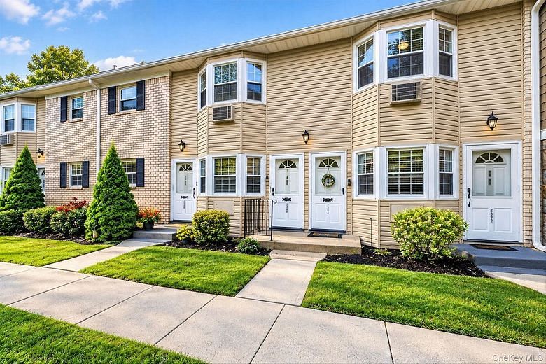 3221 Wilshire Lane #21E