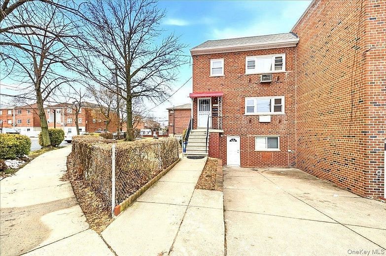 3227 Griswold Avenue