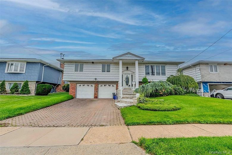 3232 Ocean Harbor Drive