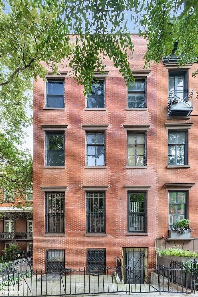 324 East 18th Street