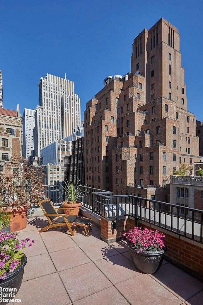 324 East 41st Street #PH1102C
