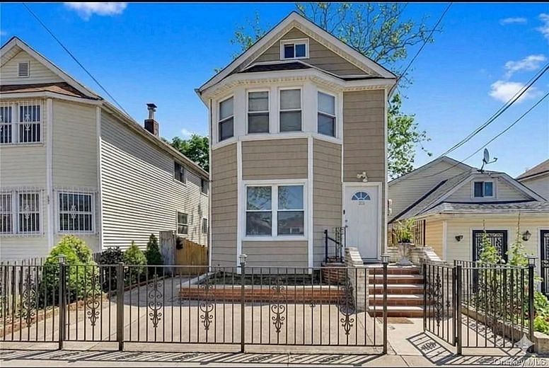 324 Underhill Avenue